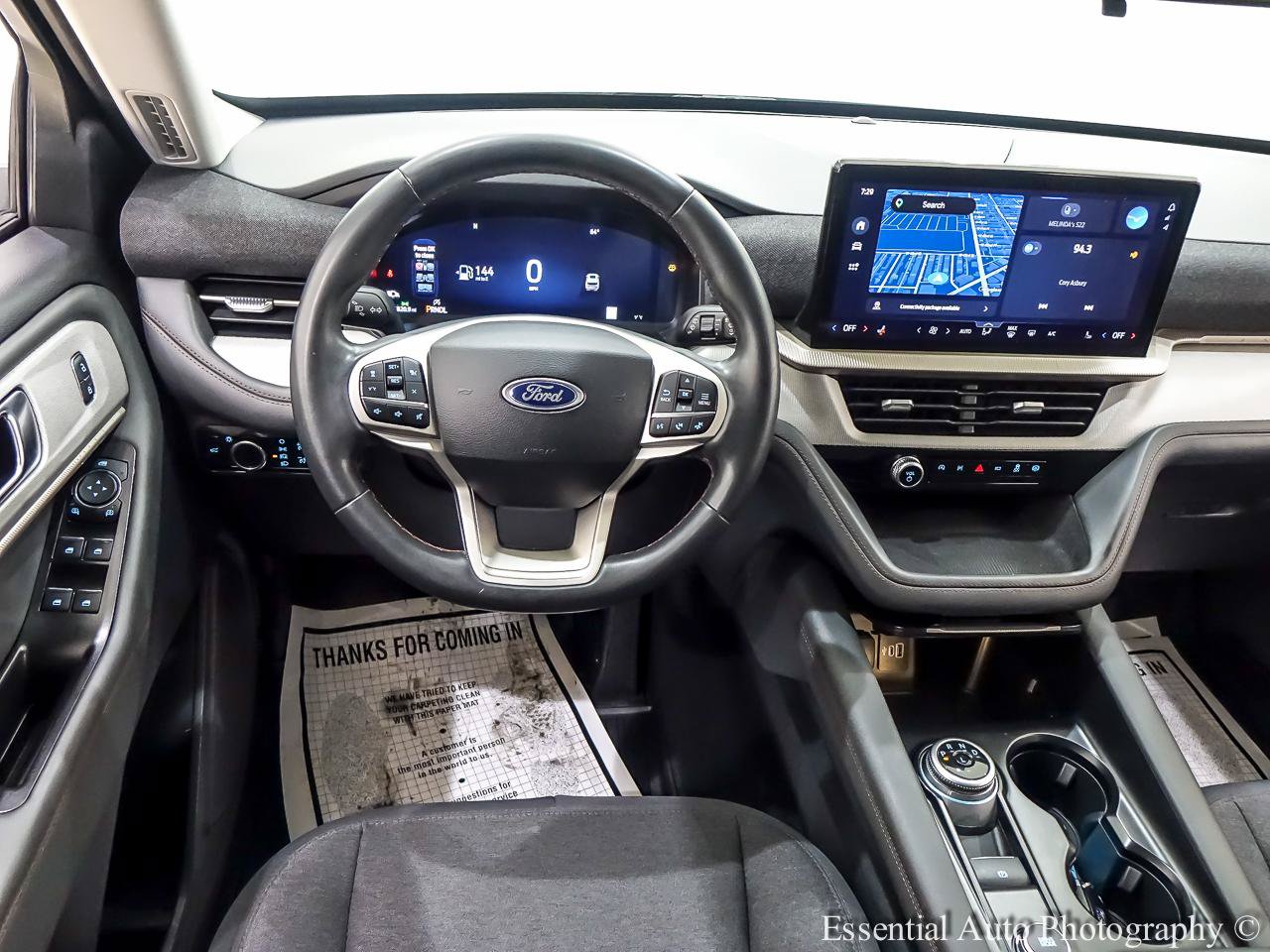 Used 2025 Ford Explorer Active AWD/4WD image 18
