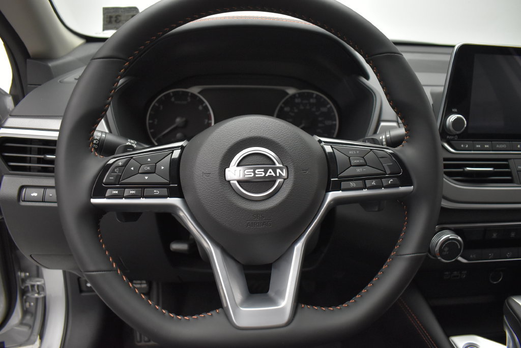 Used 2025 Nissan Altima 2.5 SR FWD image 18