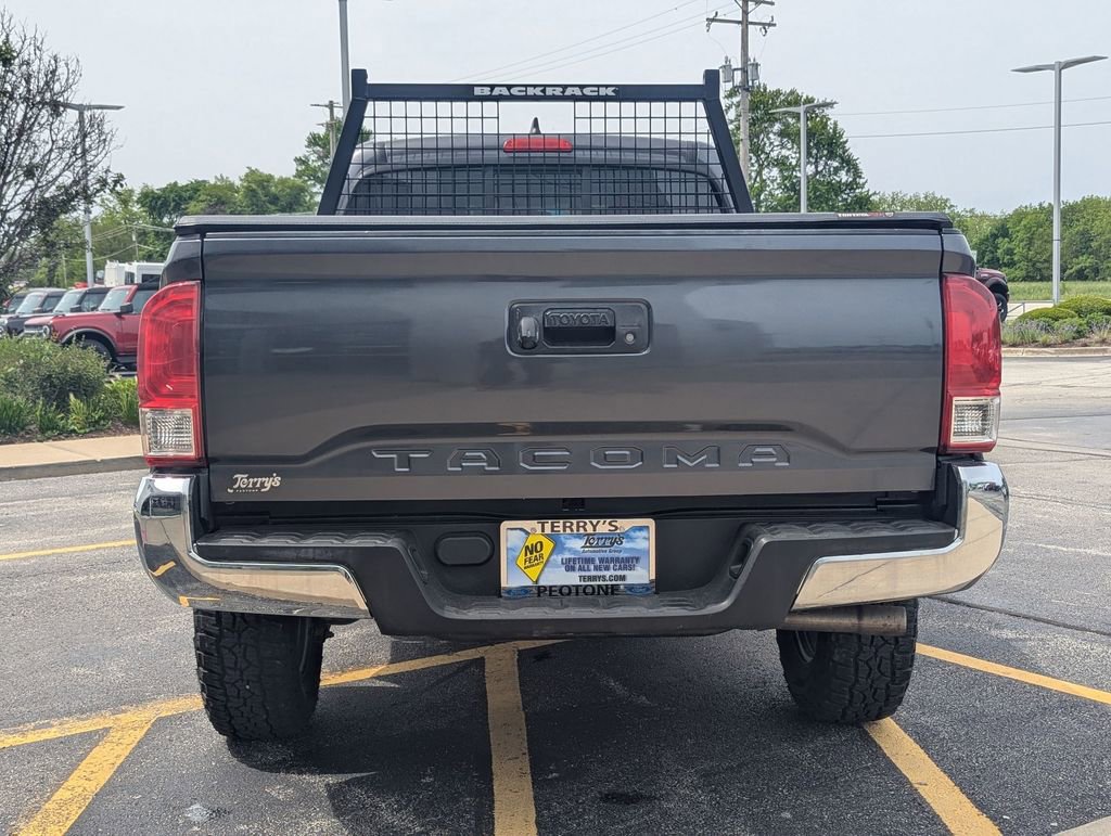Used 2016 Toyota Tacoma SR5 RWD image 4