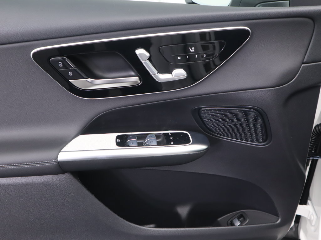 Certified 2026 Mercedes-Benz GLC 300 image 24