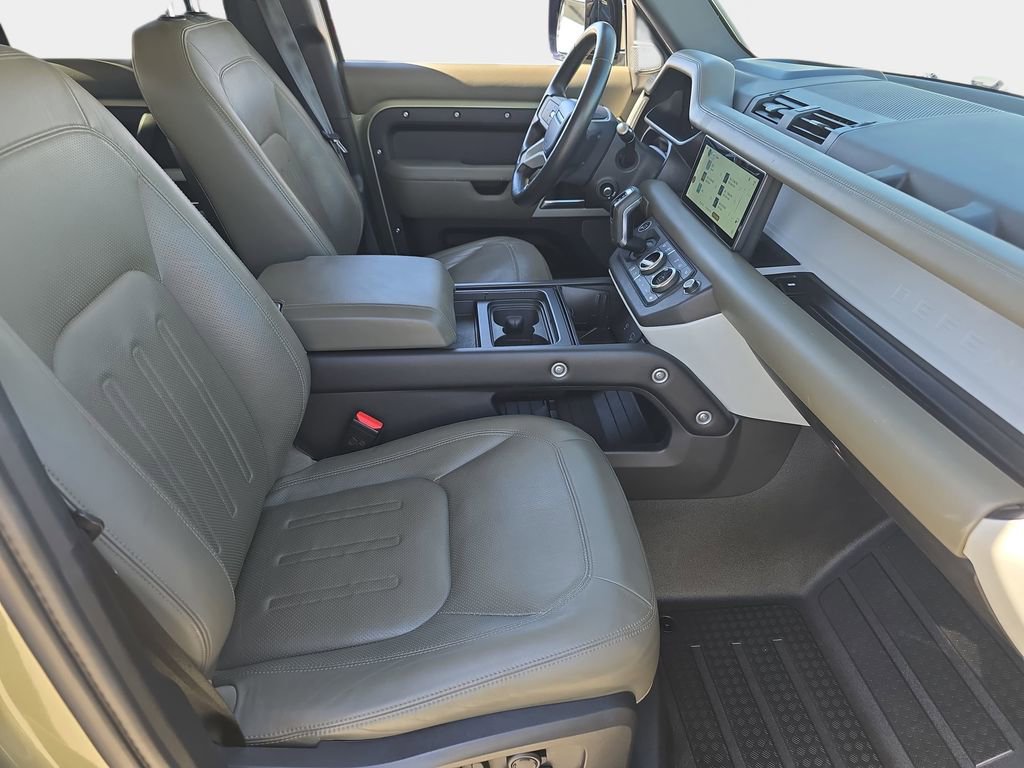 Certified 2020 Land Rover Defender 110 HSE AWD/4WD image 12