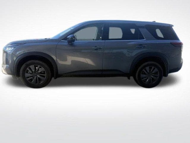 Used 2025 Nissan Pathfinder S AWD/4WD image 7