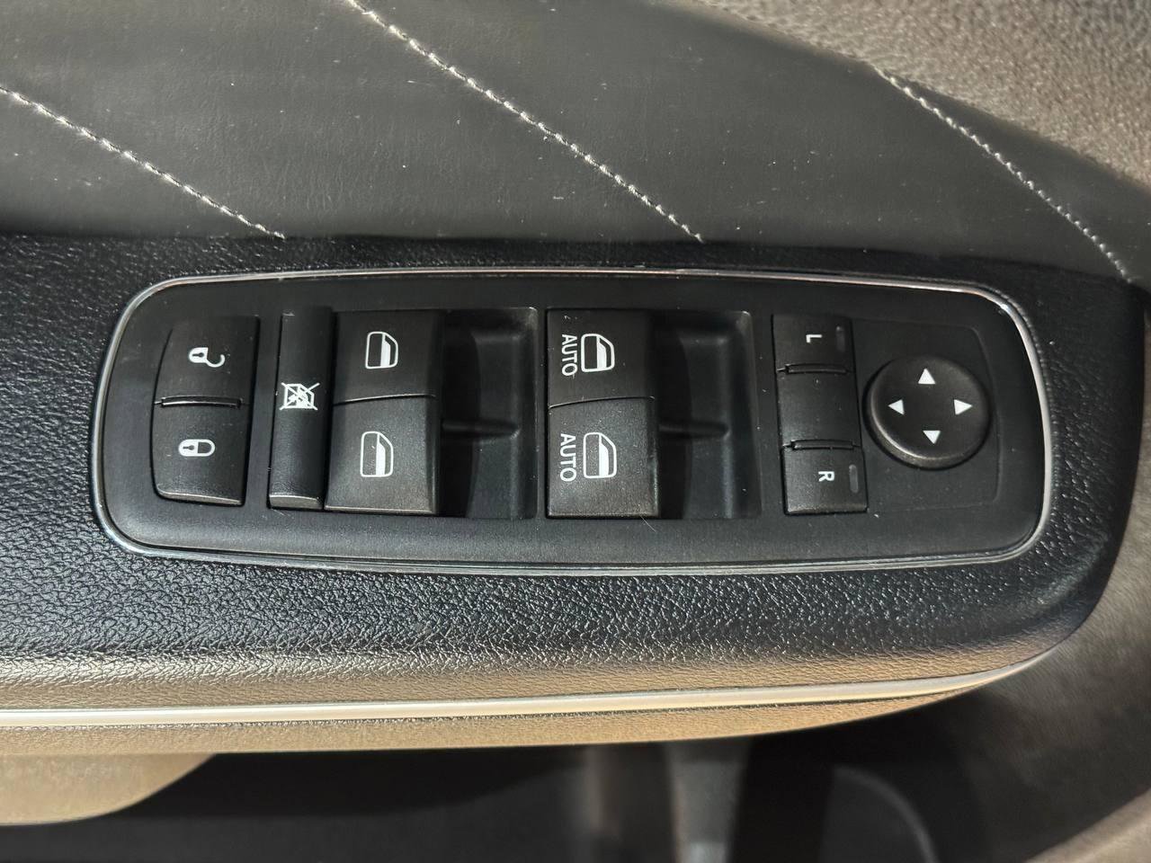 Used 2015 Dodge Charger R/T w/ Plus Group RWD image 17