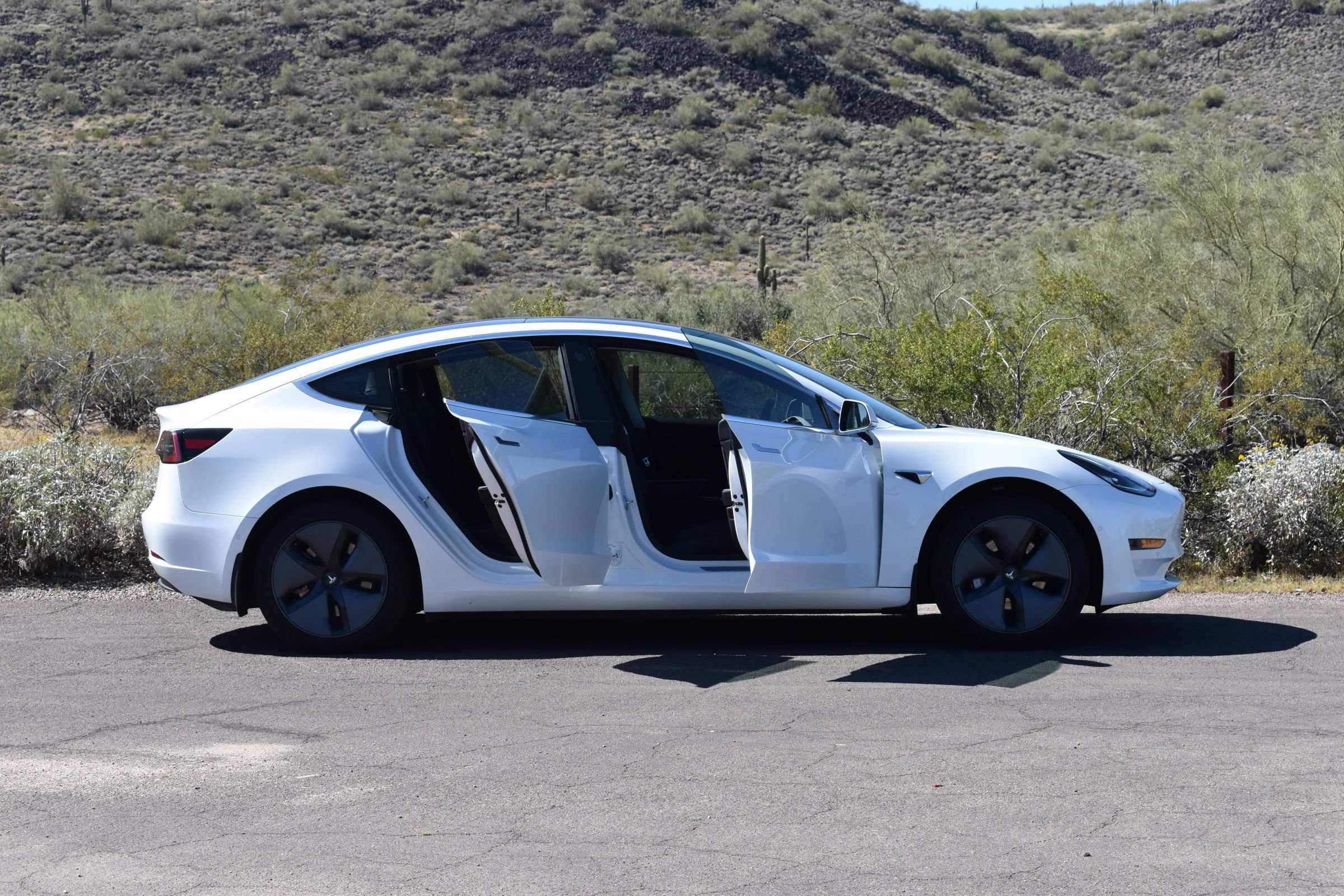 Used 2018 Tesla Model 3 Long Range AWD/4WD image 10