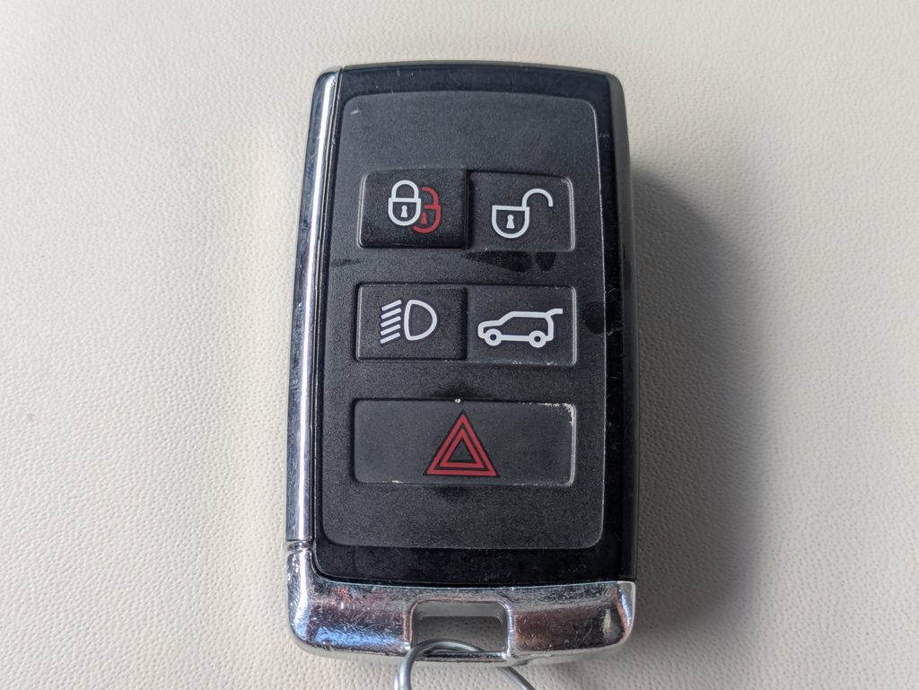 Used 2023 Land Rover Defender 110 SE AWD/4WD image 30