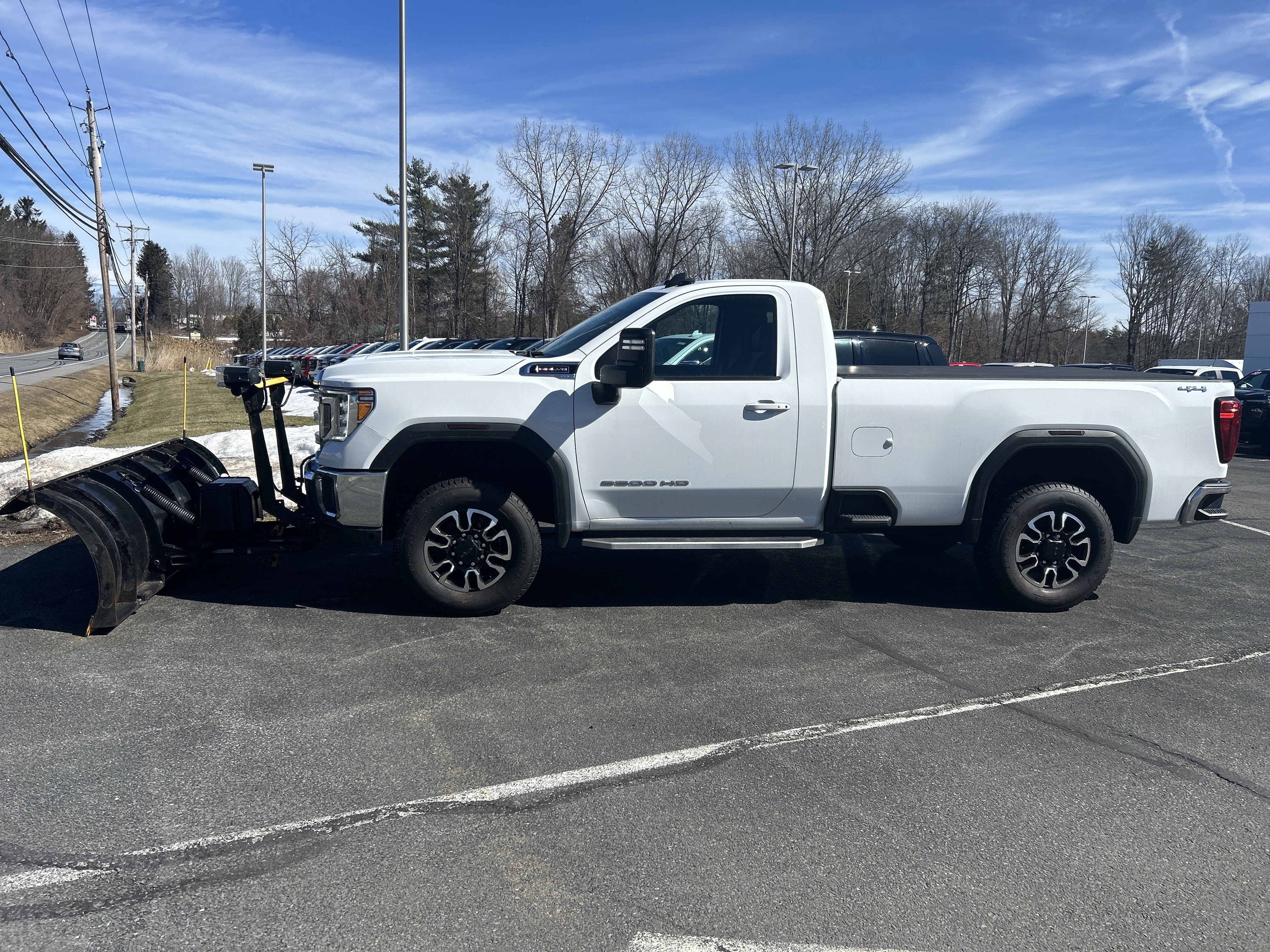 Used 2022 GMC Sierra 2500 SLE w/ SLE Convenience Package image 2