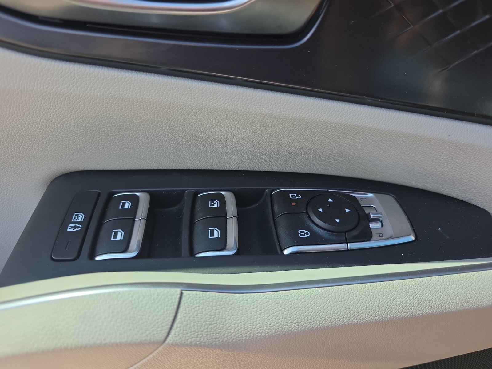 Certified 2024 Kia Sorento S FWD image 27
