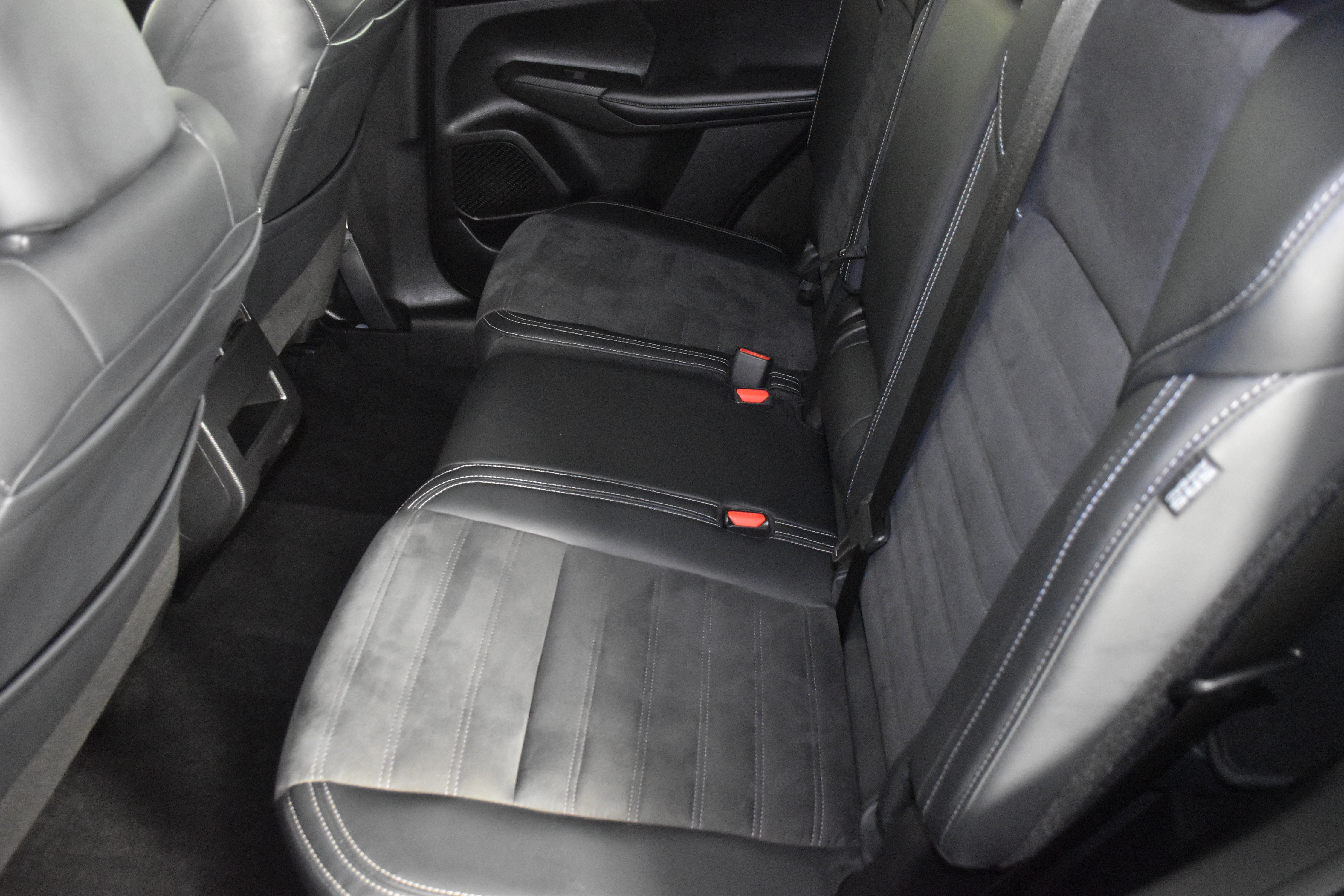 Used 2024 Mitsubishi Outlander SE image 46