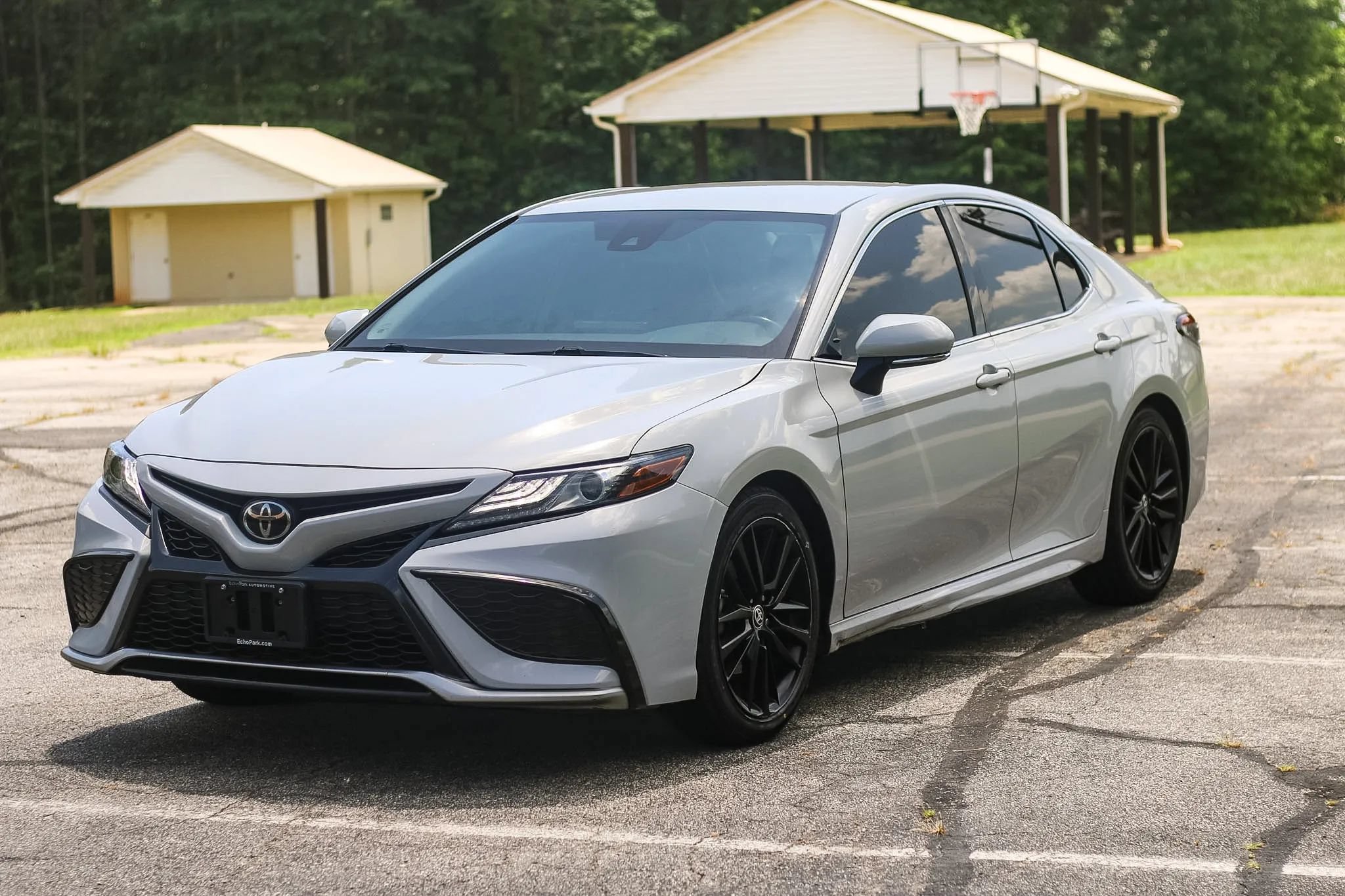 Used 2023 Toyota Camry XSE FWD image 2