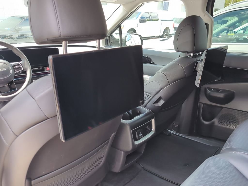 Used 2025 Kia Carnival SX Prestige FWD image 6