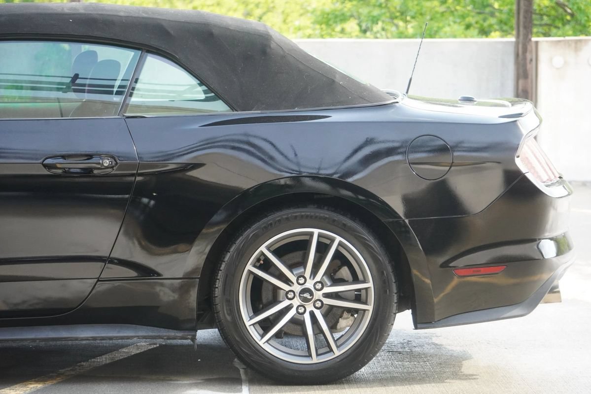 Used 2015 Ford Mustang Premium RWD image 39