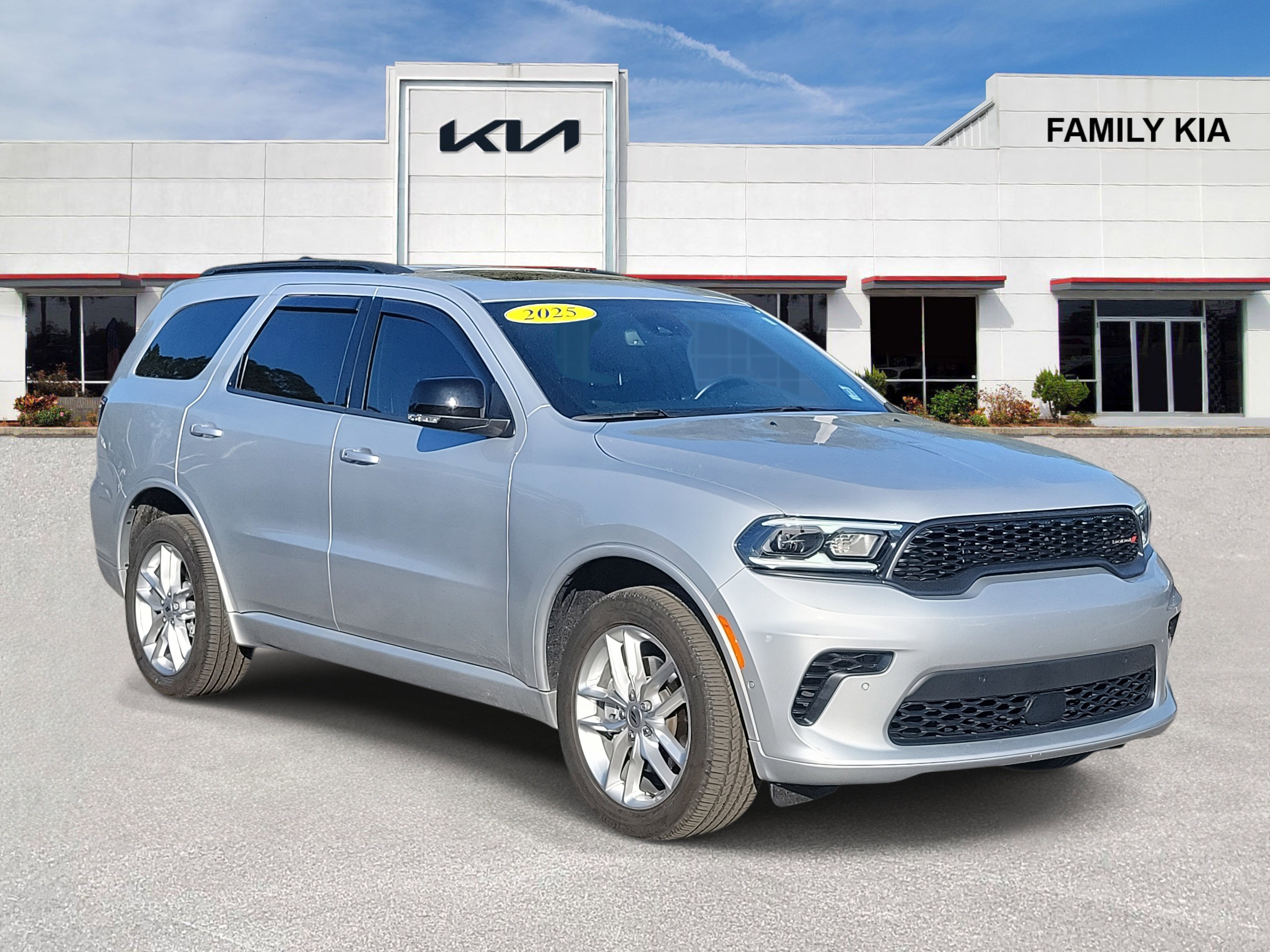 Used 2025 Dodge Durango GT image 1