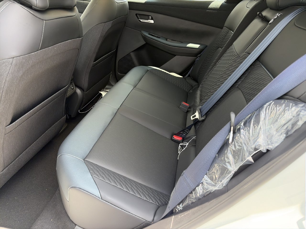New 2026 Nissan Leaf Platinum+ FWD image 23