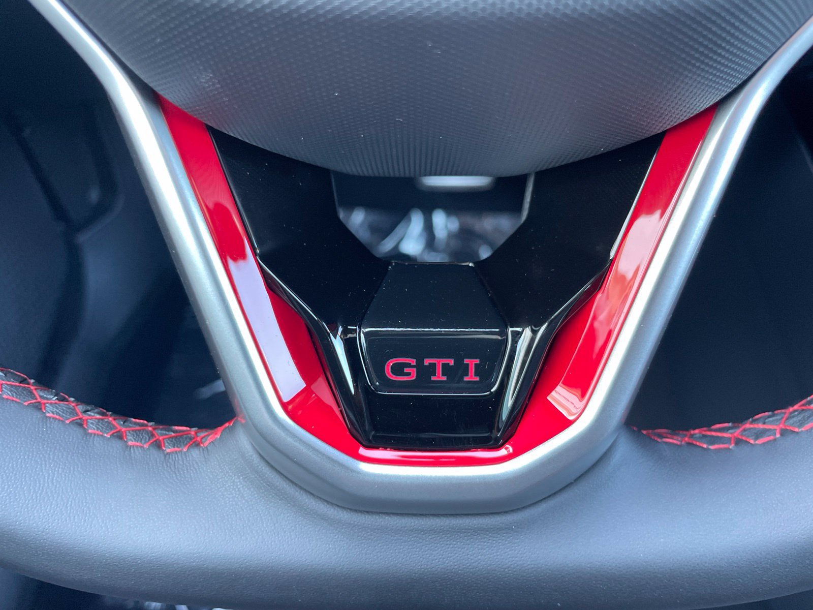 New 2026 Volkswagen GTI SE FWD image 29