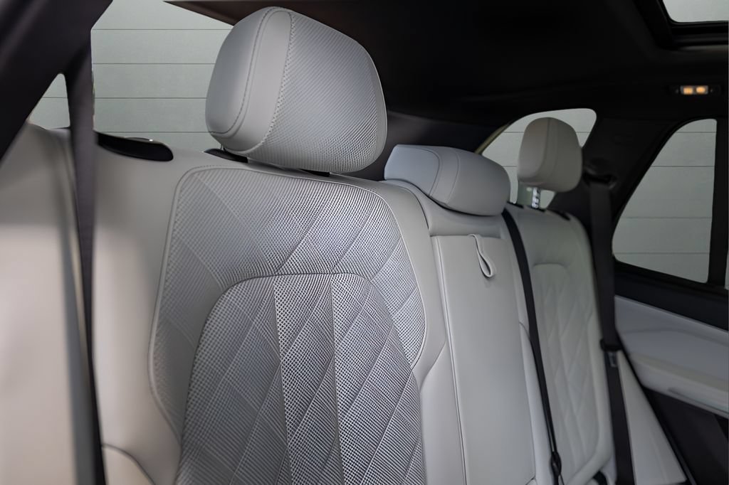 Used 2023 BMW X5 M50i w/ Executive Package AWD/4WD image 64