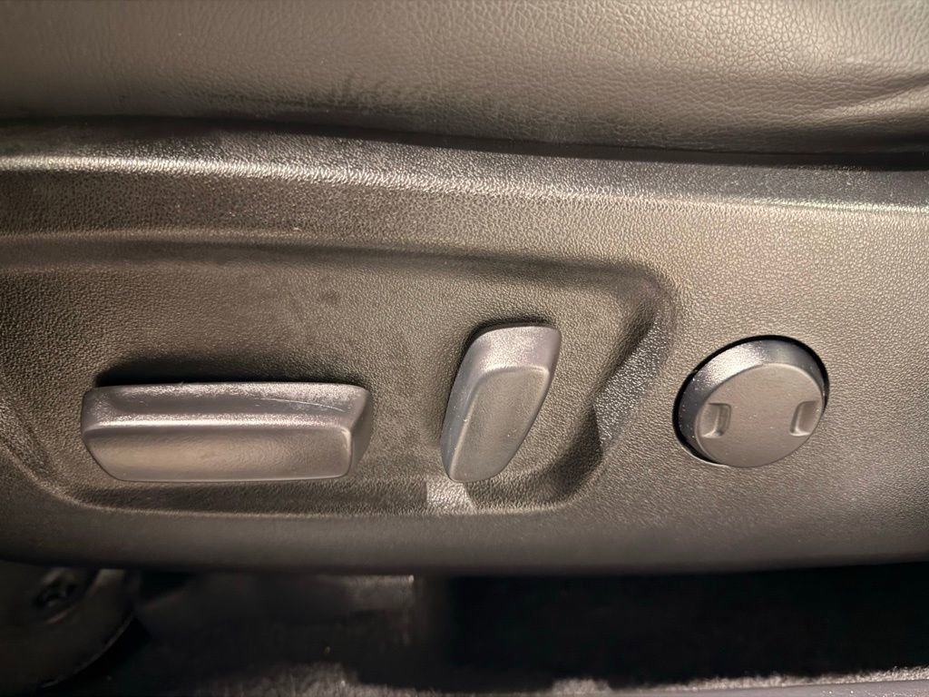 Used 2018 Toyota Highlander XLE image 15