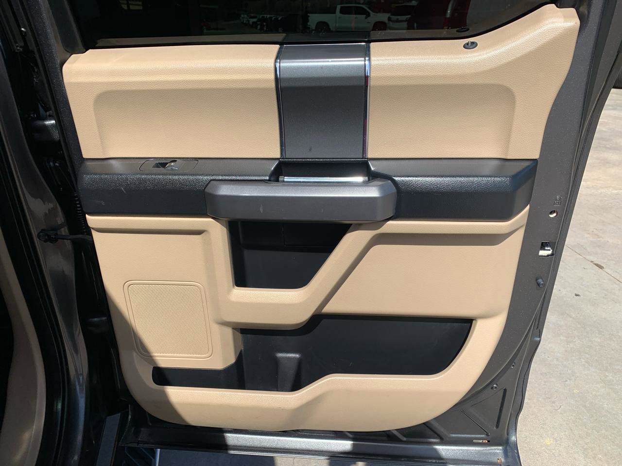 Used 2015 Ford F150 XLT w/ Equipment Group 301A Mid image 15