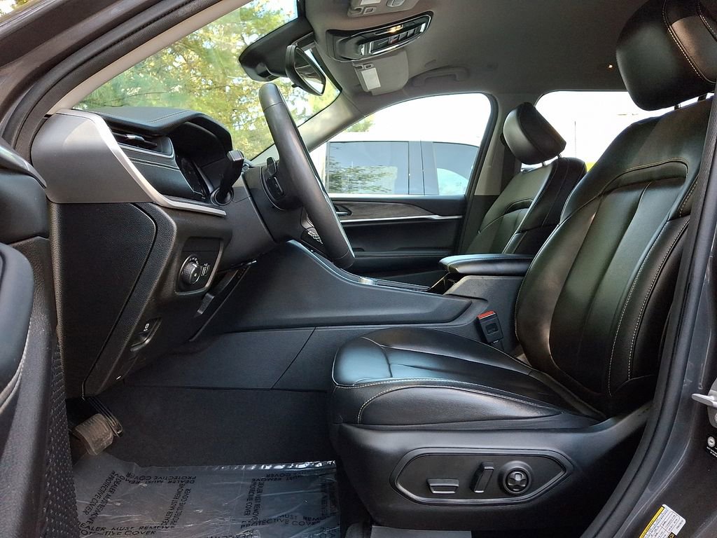 Used 2023 Jeep Grand Cherokee L Limited AWD/4WD image 14
