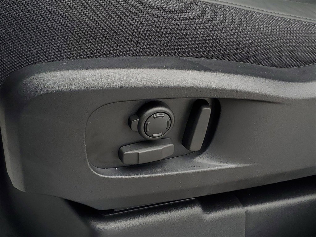 New 2026 Land Rover Defender 110 V8 image 10