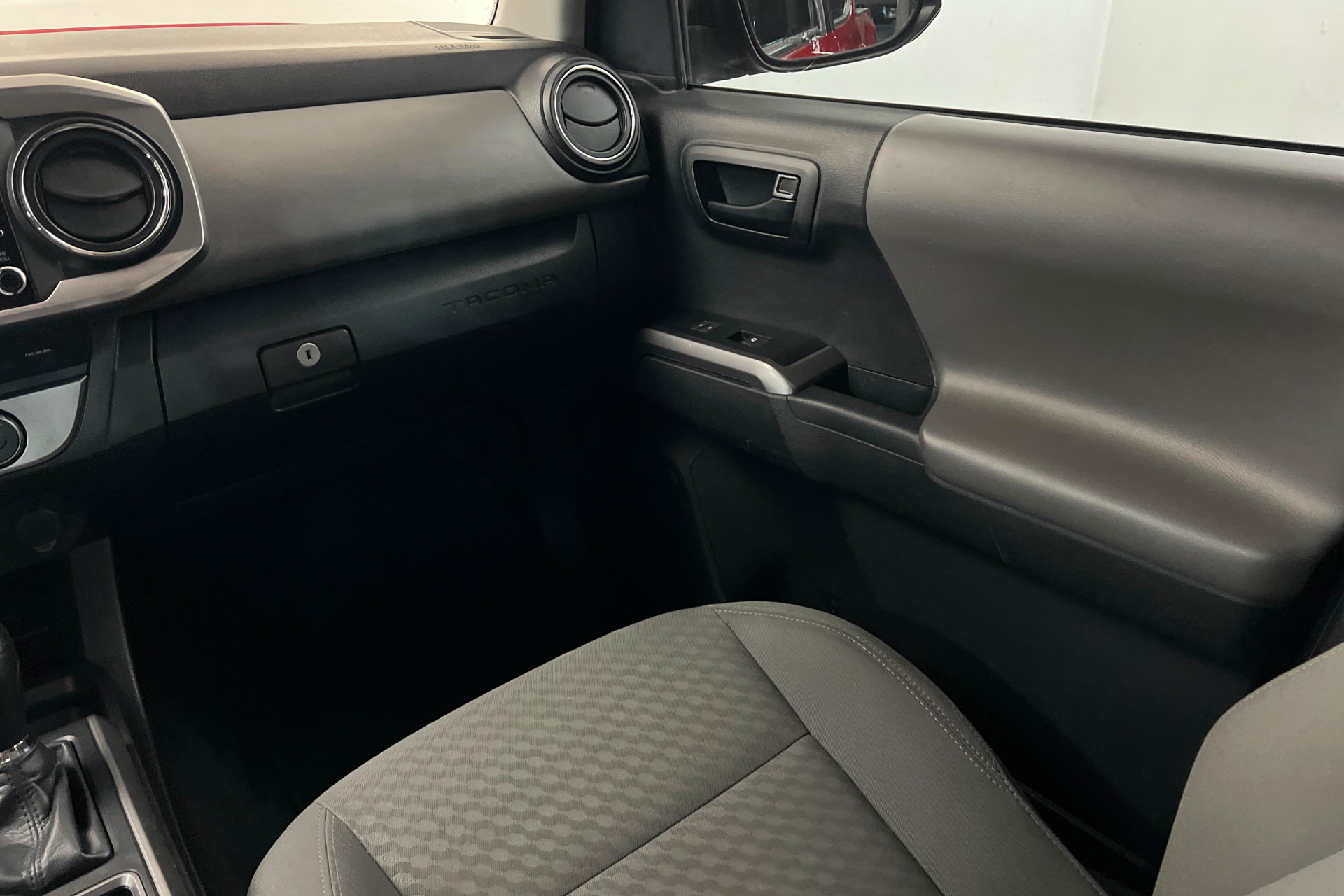 Used 2023 Toyota Tacoma SR5 RWD image 11