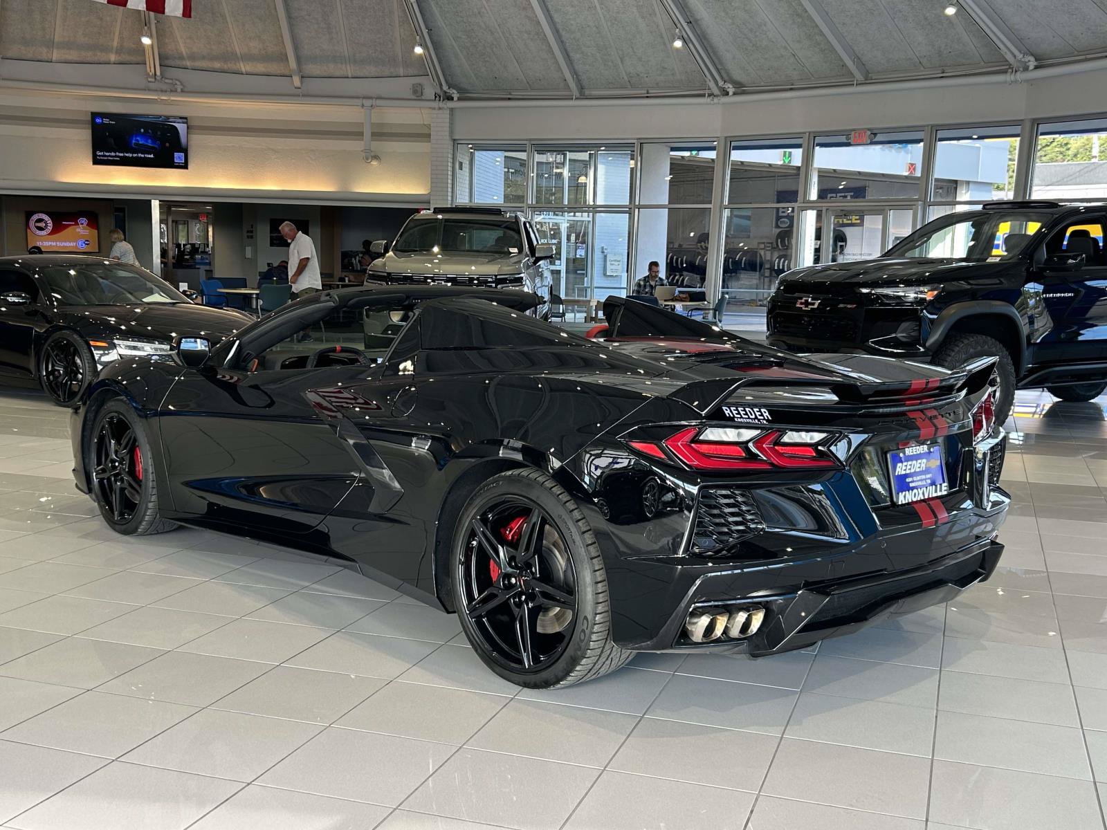 Used 2023 Chevrolet Corvette Stingray Preferred Conv w/ Z51 Performance Package RWD image 5