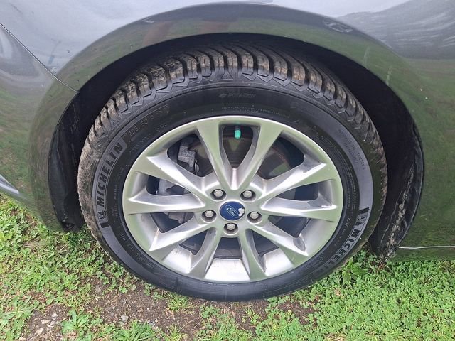 Certified 2017 Ford Fusion SE FWD image 4