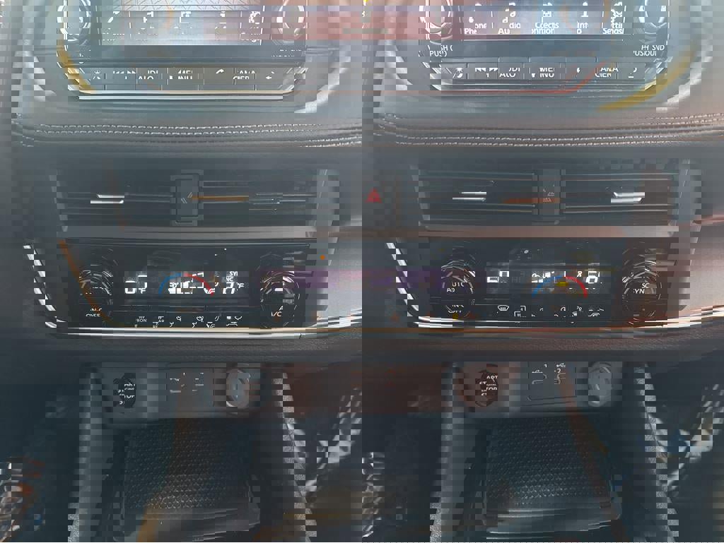 Used 2024 Nissan Rogue SV image 23