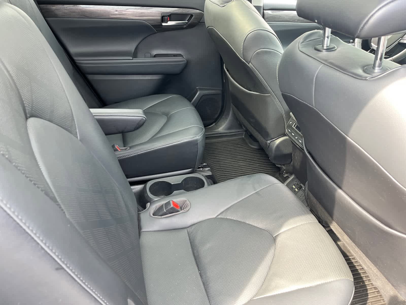 Used 2021 Toyota Highlander Platinum AWD/4WD image 43