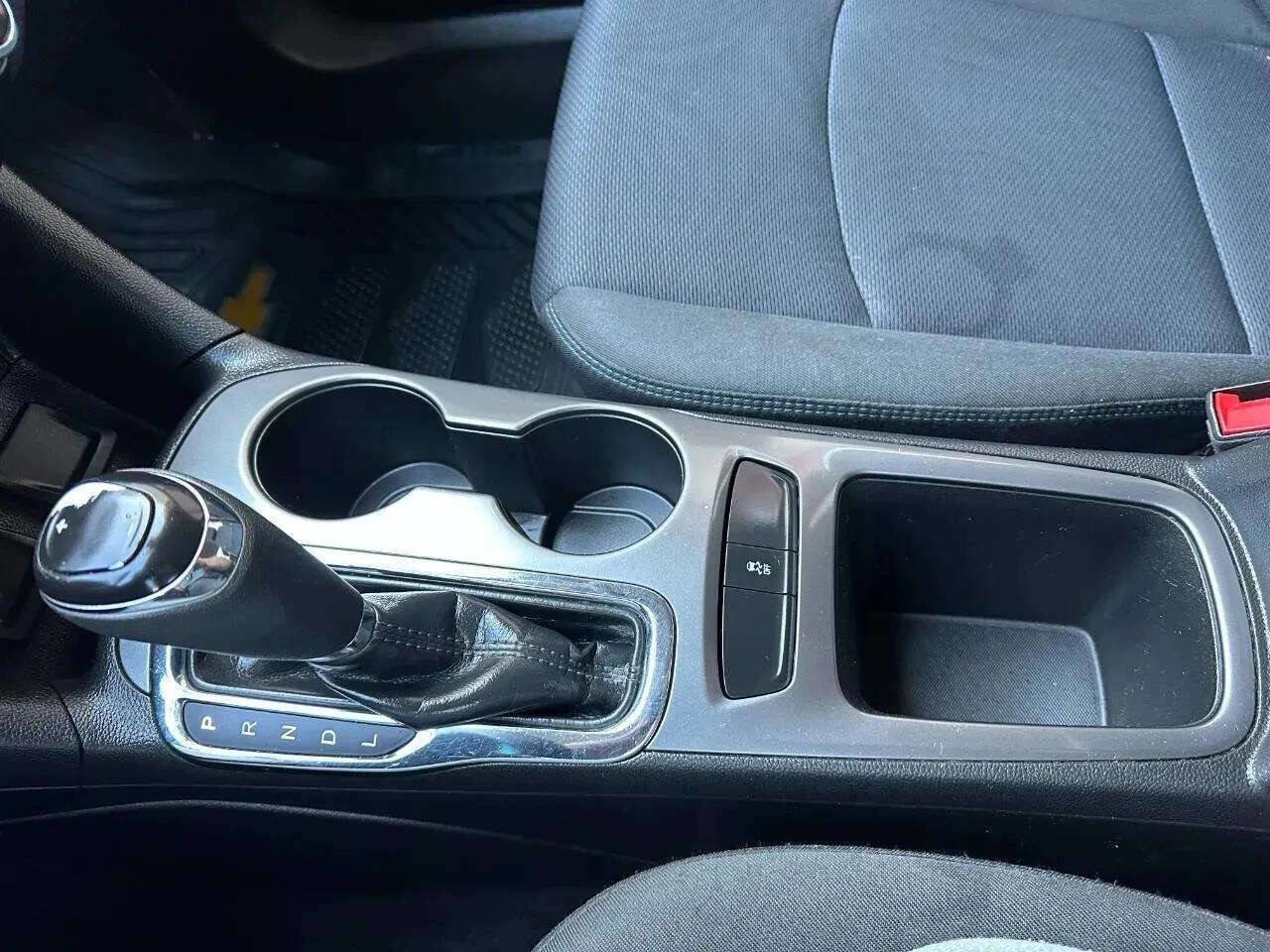 Used 2018 Chevrolet Cruze LT w/ Convenience Package image 27