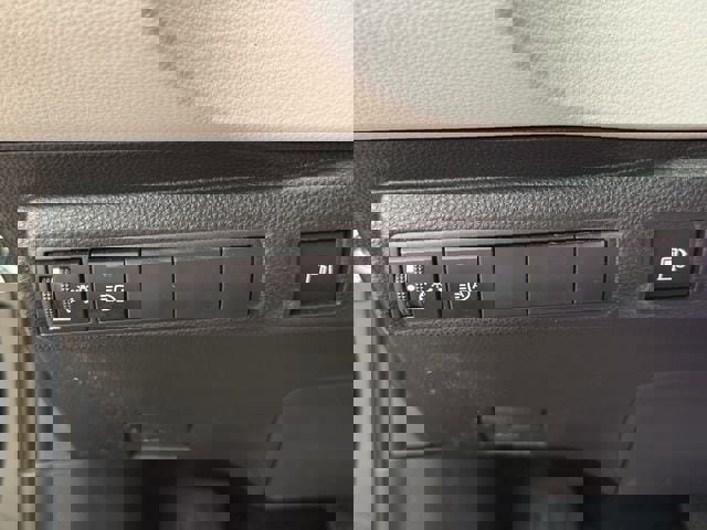 Used 2025 Toyota Corolla LE image 23