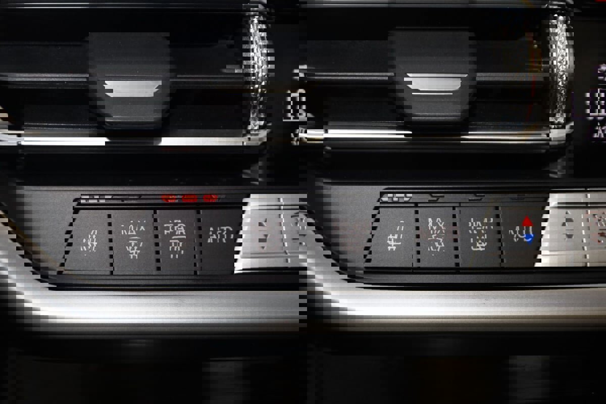 Used 2023 BMW X3 M40i image 8