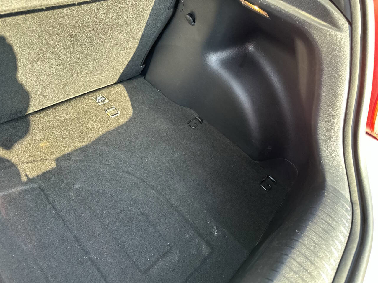 Used 2013 Hyundai Veloster w/ Style Pkg image 35