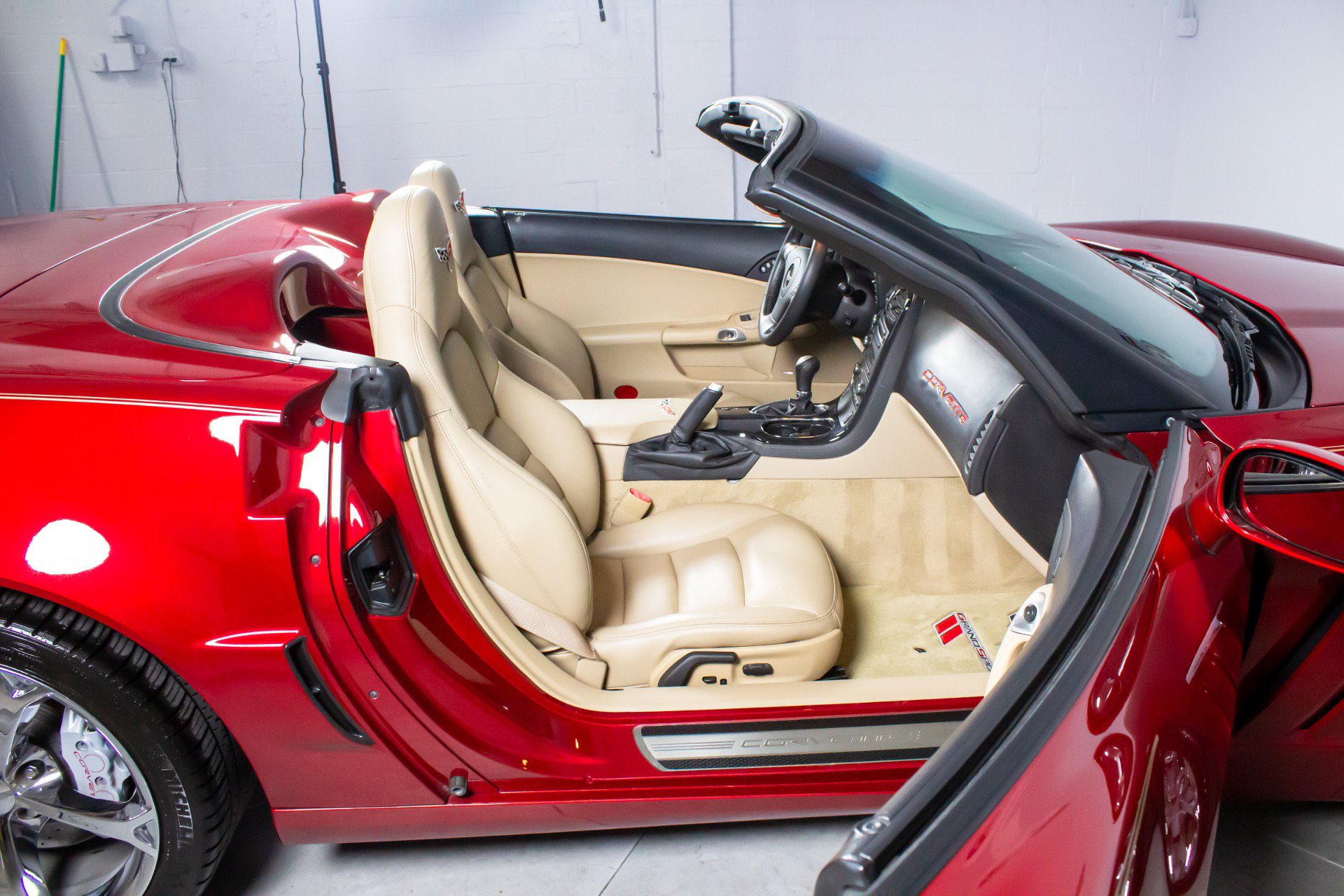 Used 2010 Chevrolet Corvette Grand Sport w/ Preferred Equipment Group RWD image 34