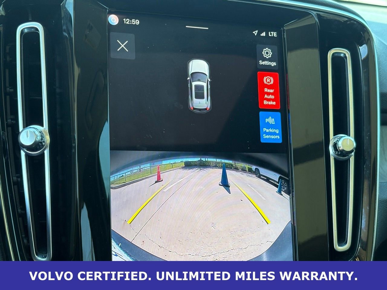 Certified 2023 Volvo XC40 B5 Plus w/ Protection Package Premier image 22