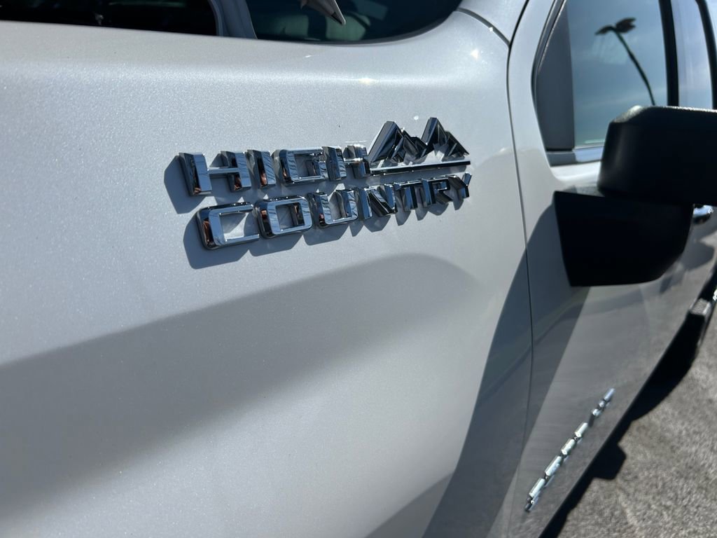 Used 2022 Chevrolet Silverado 3500 High Country image 32