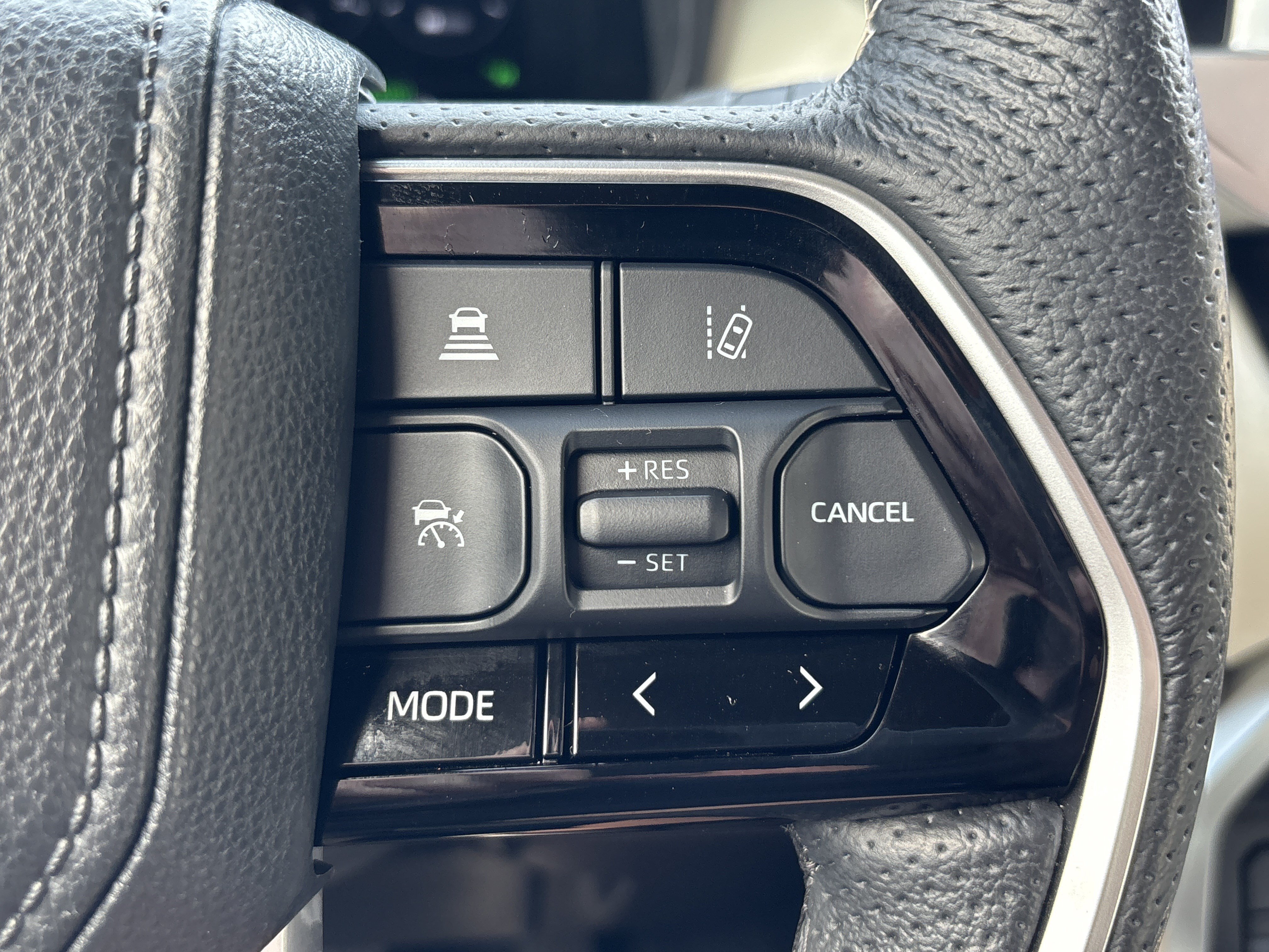 Used 2023 Toyota Sequoia Capstone AWD/4WD image 18