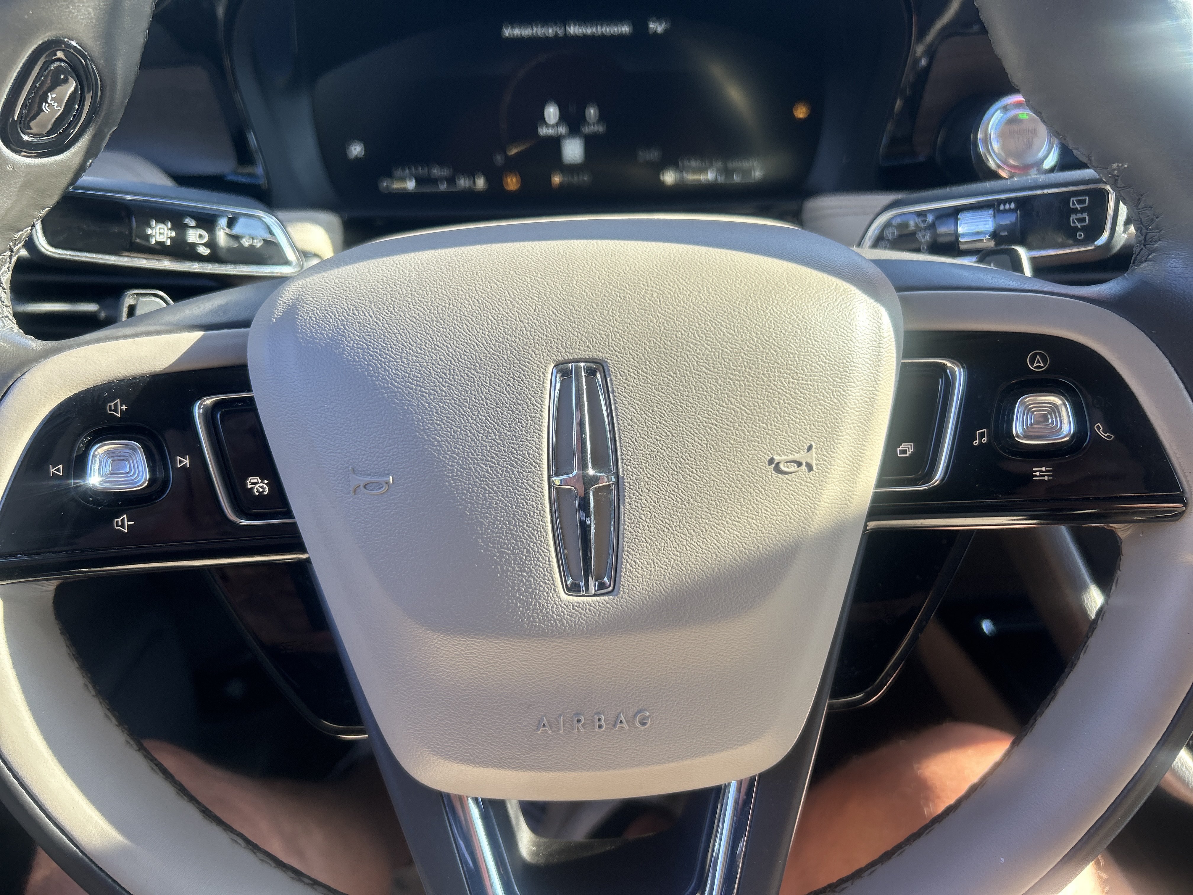 Used 2021 Lincoln Corsair Reserve w/ Equipment Group 201A FWD image 20