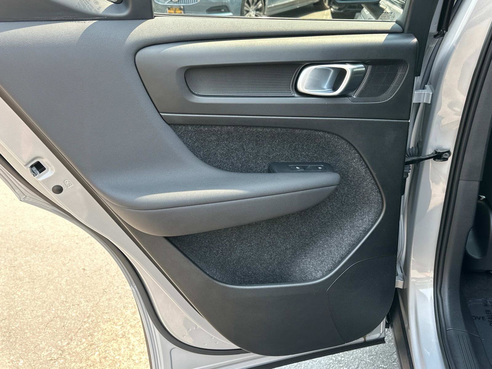 Certified 2023 Volvo XC40 Recharge Ultimate image 20