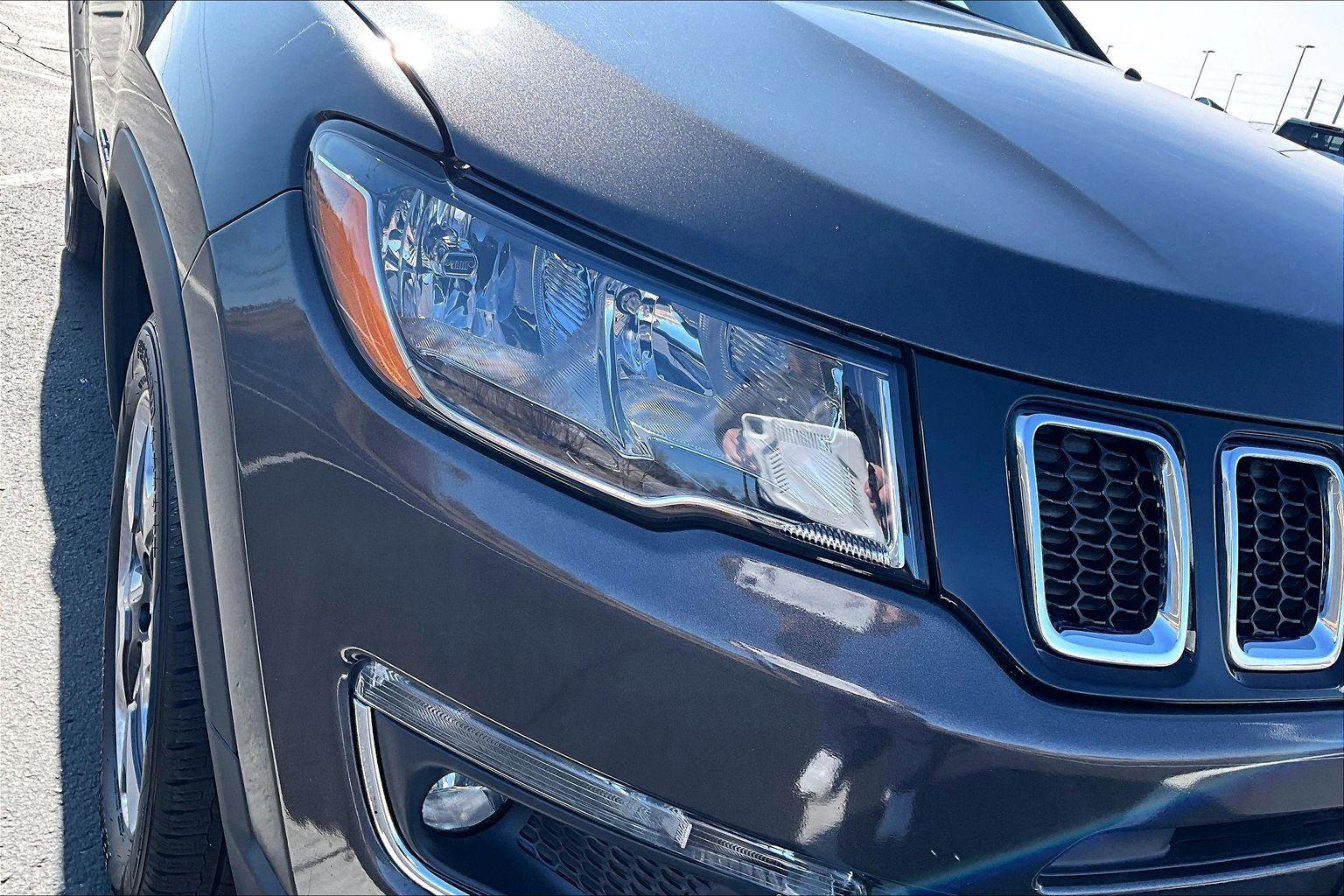 Used 2018 Jeep Compass Limited image 30