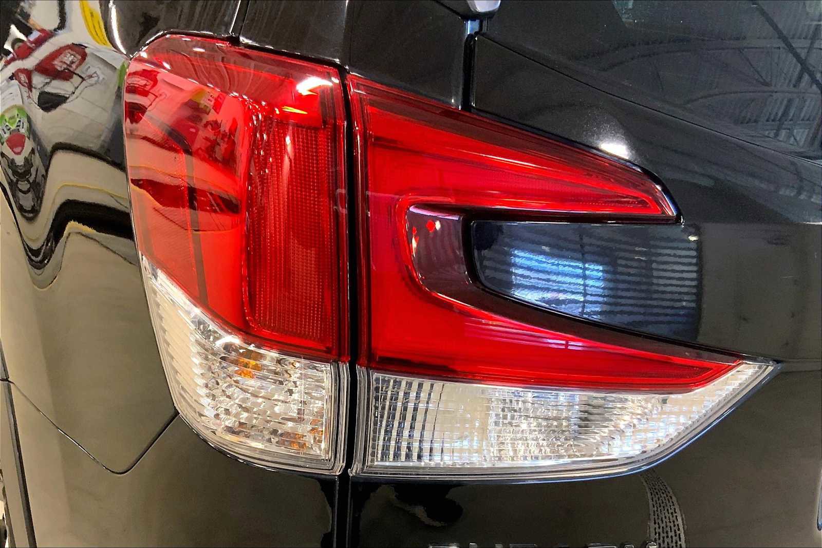 Used 2019 Subaru Forester Premium w/ All-Weather Package image 28