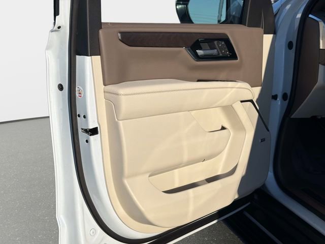 New 2026 GMC Yukon Denali w/ Denali Reserve Package image 17