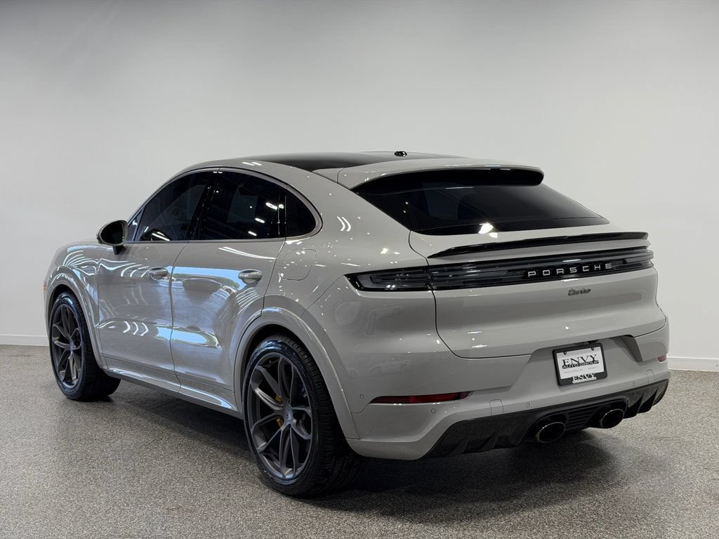 Used 2025 Porsche Cayenne Turbo AWD/4WD image 25