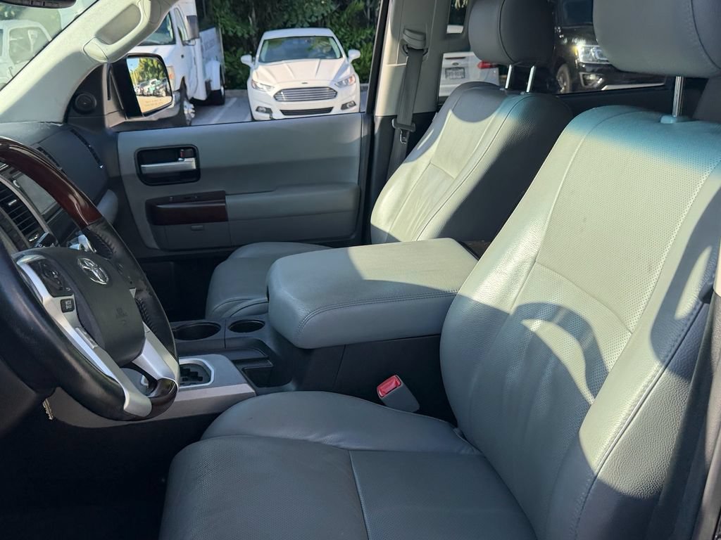 Used 2014 Toyota Sequoia Platinum RWD image 9