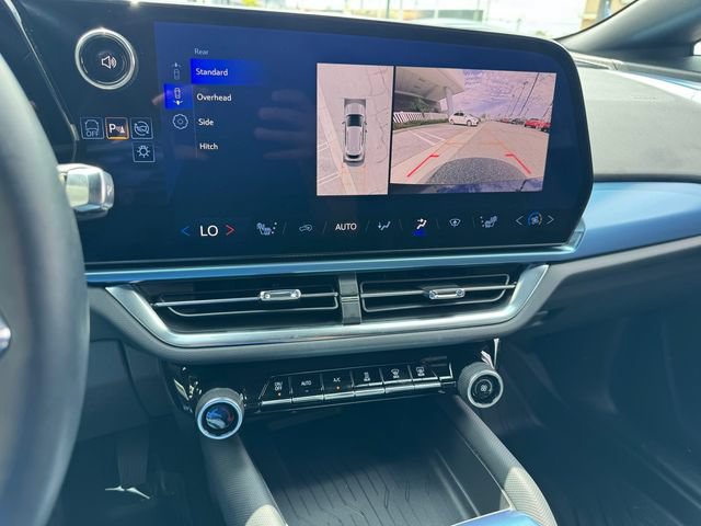 Certified 2024 Chevrolet Equinox EV LT w/ LPO, Blackout Package FWD image 21