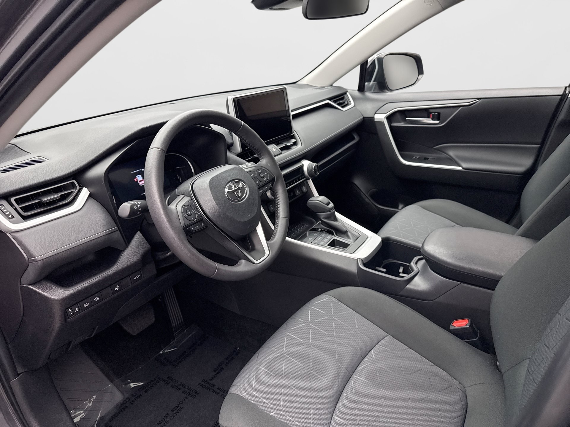Used 2025 Toyota RAV4 XLE w/ Convenience Package AWD/4WD image 10