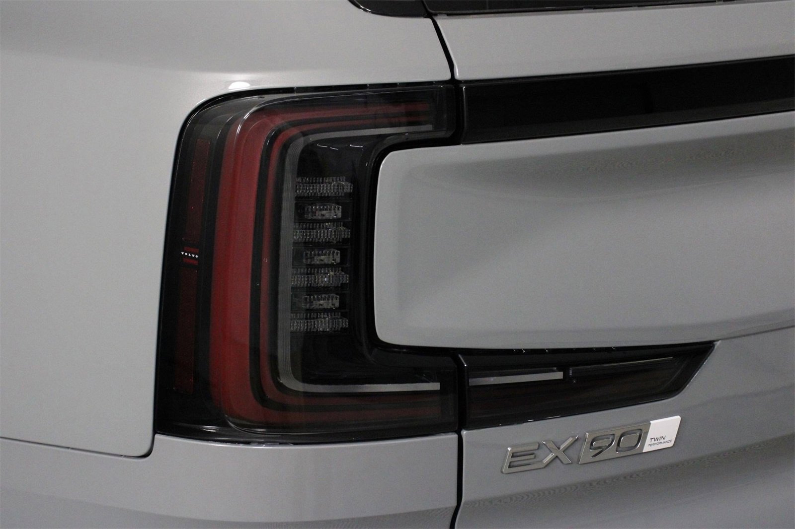 New 2025 Volvo EX90 Plus image 14