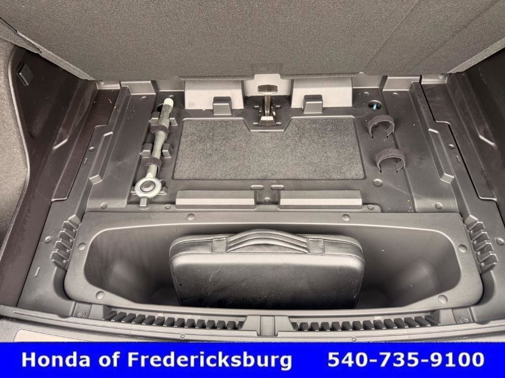 Used 2025 Cadillac Optiq Luxury 1 AWD/4WD image 28