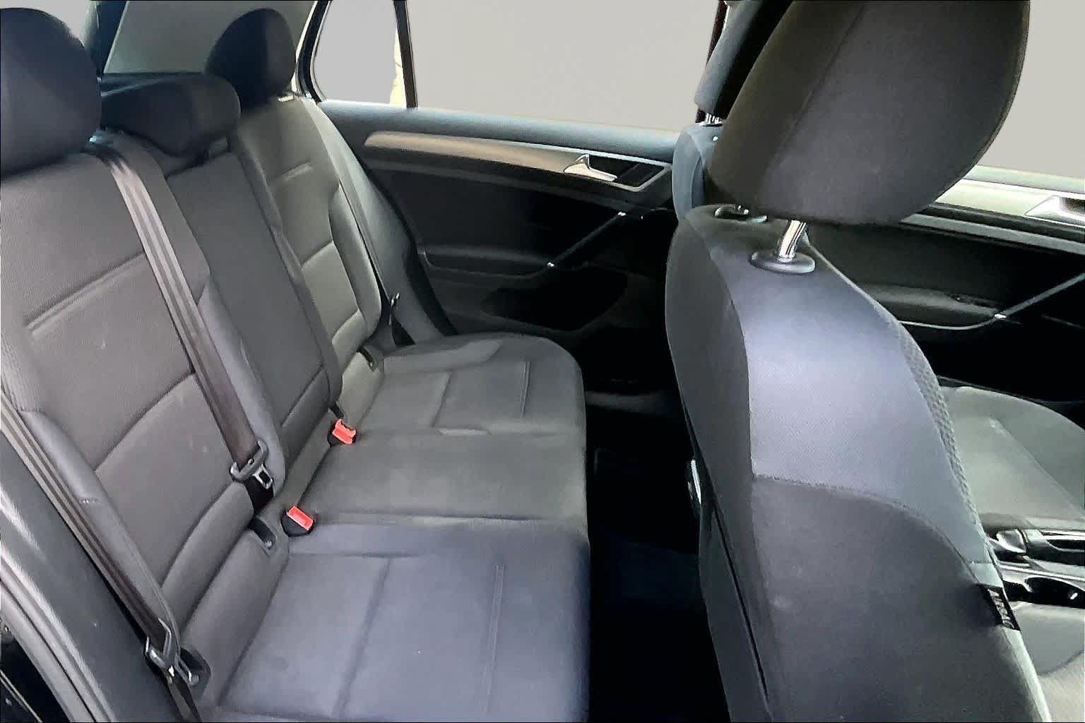 Used 2017 Volkswagen Golf S FWD image 20
