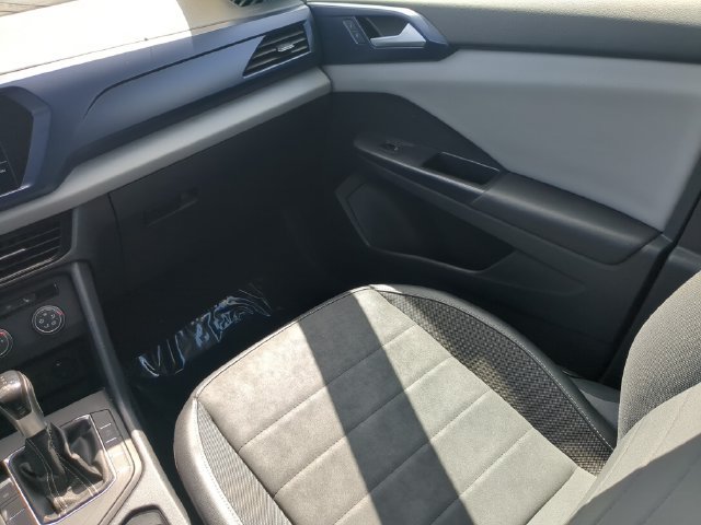 Used 2022 Volkswagen Taos SE FWD image 18
