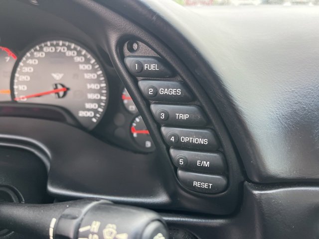 Used 2004 Chevrolet Corvette Coupe w/ Roof Package image 26